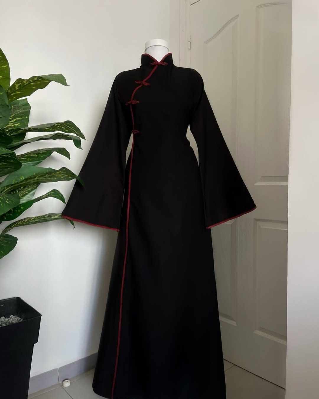 Black Majesty Chinese-Style Long-Sleeve Dress